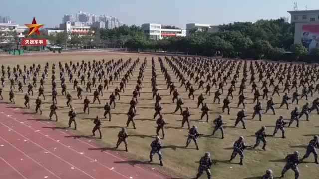 驻香港部队三军将士开训