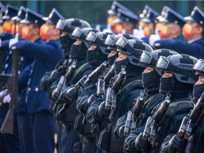 澳门举行升旗和检阅仪式庆祝中国人民警察节