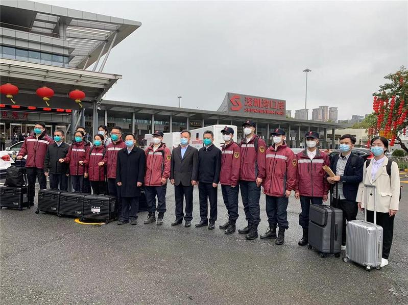 出发！内地首批流行病学专家组赴香港抗疫