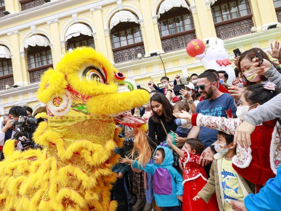 澳门大年初二入境旅客破7万人次