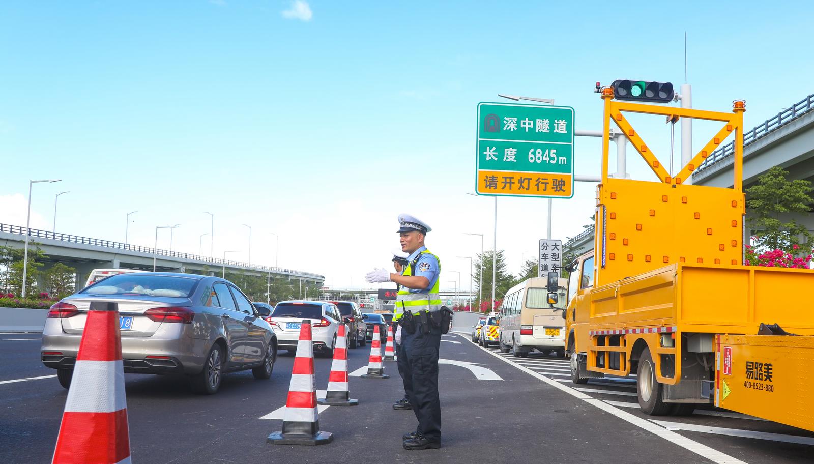 深中通道开通后第二个周末：交通秩序明显改善 车流仍然保持高位运行