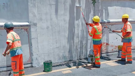 宝龙街道美化“城市家具”在行动