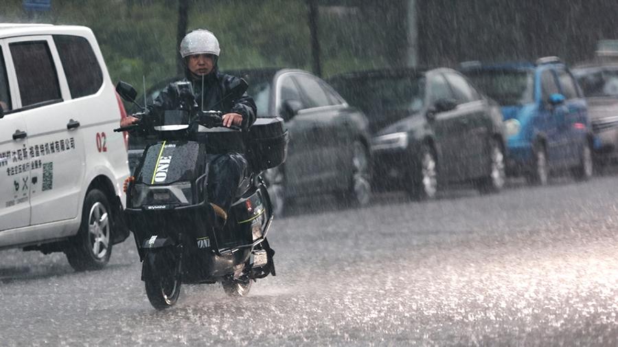 为何近年来极端强降雨越来越频繁？