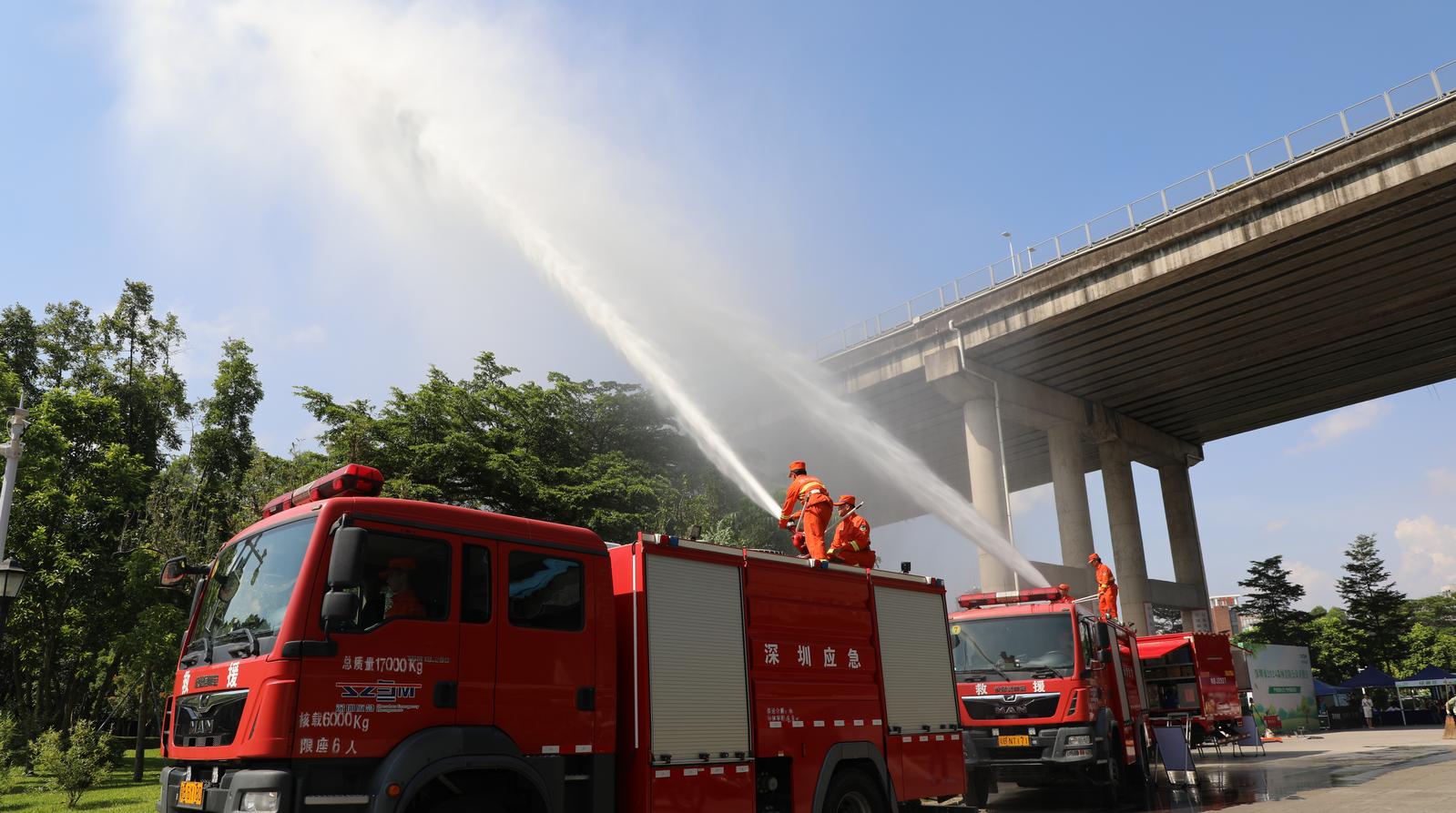 森林消防公众开放日掀起全民守护热潮